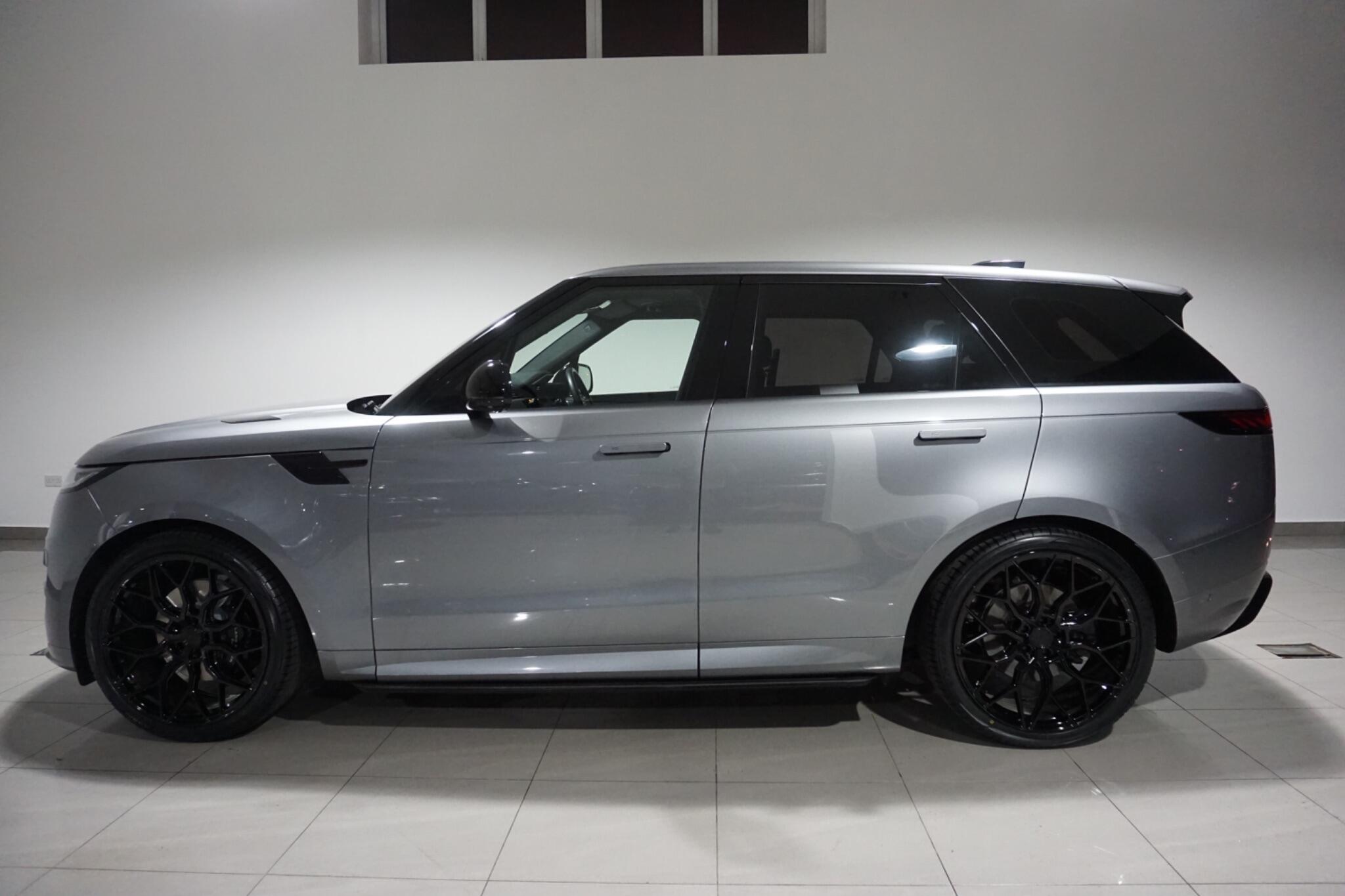 Land Rover Range Rover Sport 3.0 D300 MHEV Dynamic SE SUV 5dr Diesel Auto 4WD Euro 6 (s/s) (300 ps)